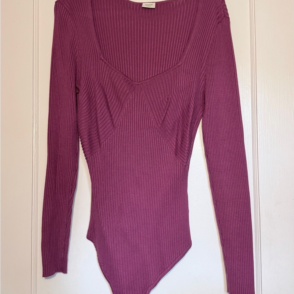 Abercrombie & Fitch Ribbed Long-Sleeve Bodysuit - Plum